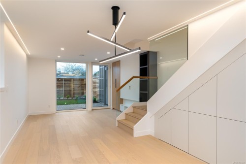 1-1417 May St, Victoria, BC 