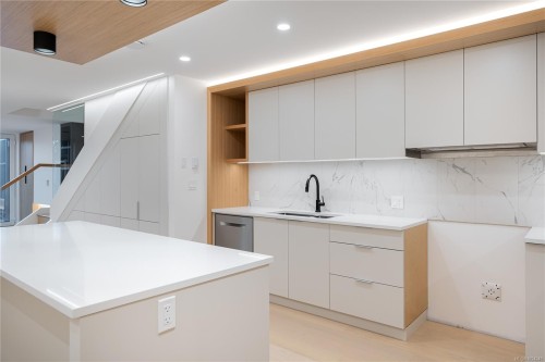 1-1417 May St, Victoria, BC 