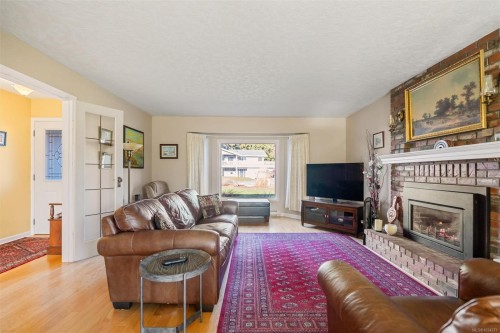 2617 Lancelot Pl, Central Saanich, BC 