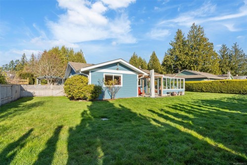 2617 Lancelot Pl, Central Saanich, BC 