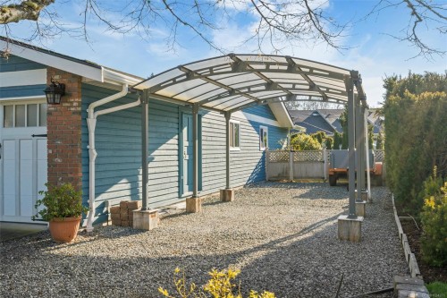 2617 Lancelot Pl, Central Saanich, BC 