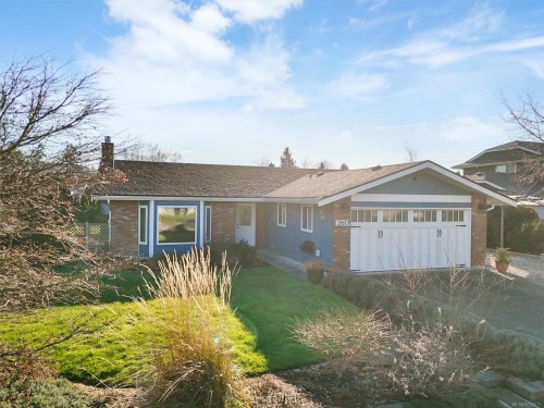 2617 Lancelot Pl, Central Saanich, BC 
