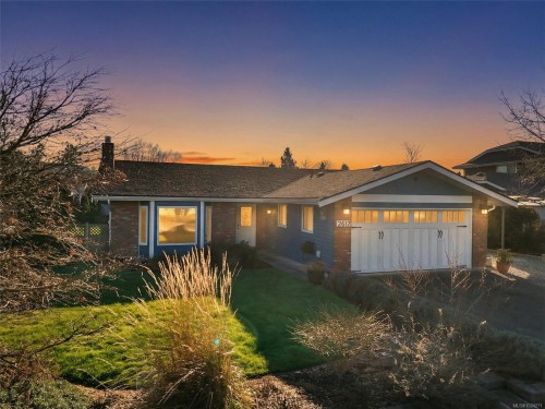 2617 Lancelot Pl, Central Saanich, BC 