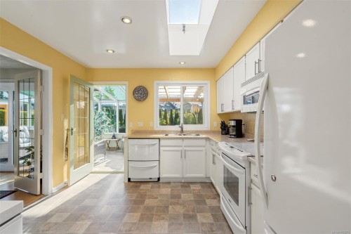 2617 Lancelot Pl, Central Saanich, BC 