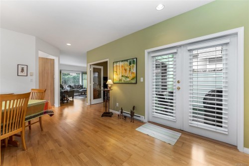7952 Polo Park Cres, Central Saanich, BC 