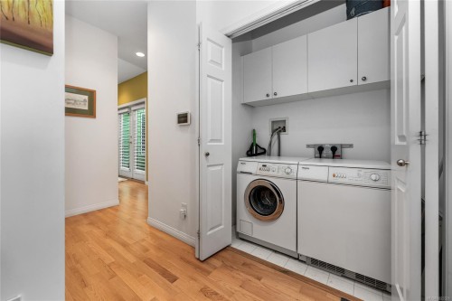 7952 Polo Park Cres, Central Saanich, BC 