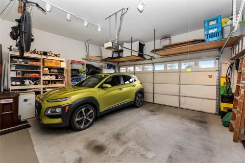 7952 Polo Park Cres, Central Saanich, BC 