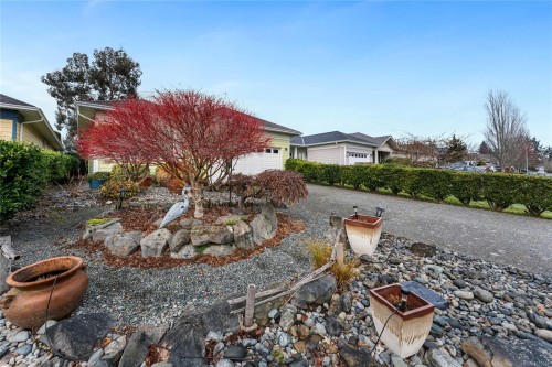 7952 Polo Park Cres, Central Saanich, BC 