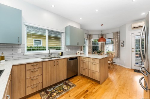 7952 Polo Park Cres, Central Saanich, BC 