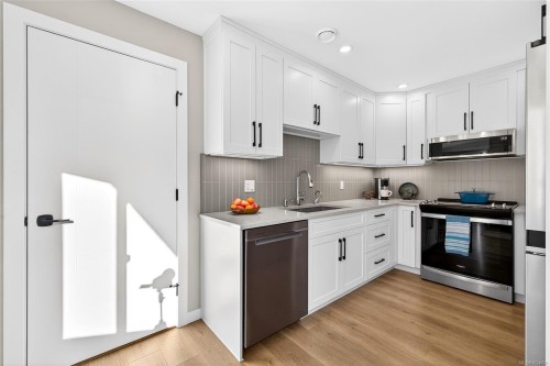 13-295 Lower Ganges Rd, Salt Spring, BC 