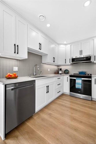 13-295 Lower Ganges Rd, Salt Spring, BC 