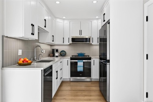 13-295 Lower Ganges Rd, Salt Spring, BC 