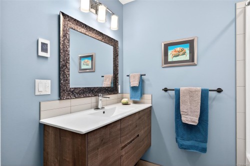 13-295 Lower Ganges Rd, Salt Spring, BC 