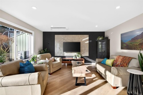 13-295 Lower Ganges Rd, Salt Spring, BC 