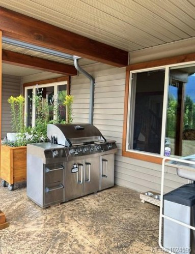 1680 Peligren Pl, Qualicum Beach, BC 