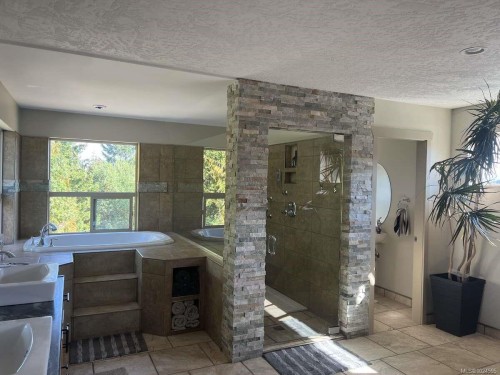 1680 Peligren Pl, Qualicum Beach, BC 