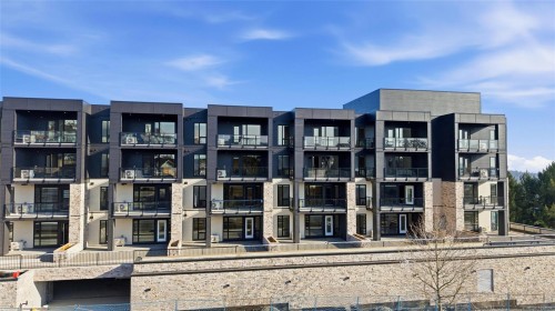 103-2341 Bear Mountain Pkwy, Langford, BC - Outdoor