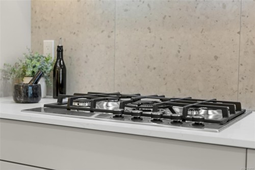 103-2341 Bear Mountain Pkwy, Langford, BC - Indoor Photo Showing Kitchen