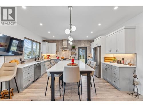 714 Lake Court, West Kelowna, BC - Indoor