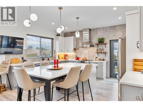 714 Lake Court, West Kelowna, BC - Indoor Photo Showing Dining Room