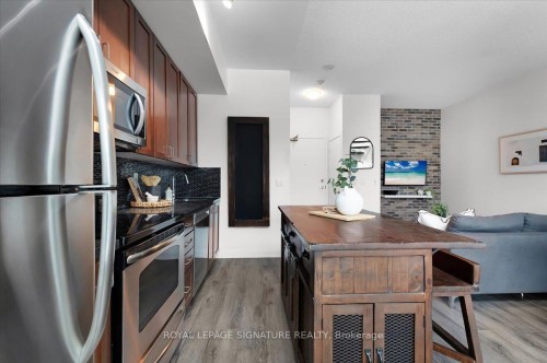 2903-155 Legion Road N, Toronto, ON - Indoor Photo Showing Kitchen With Stainless Steel Kitchen