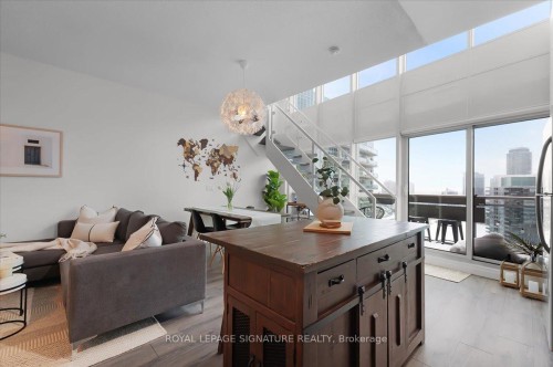 2903-155 Legion Road N, Toronto, ON - Indoor