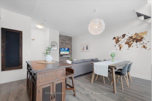 2903-155 Legion Road N, Toronto, ON - Indoor Photo Showing Dining Room