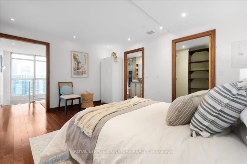 2903-155 Legion Road N, Toronto, ON - Indoor Photo Showing Bedroom