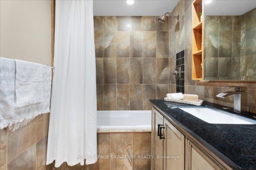 2903-155 Legion Road N, Toronto, ON - Indoor Photo Showing Bathroom