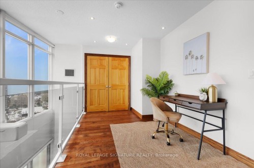 2903-155 Legion Road N, Toronto, ON - Indoor Photo Showing Office