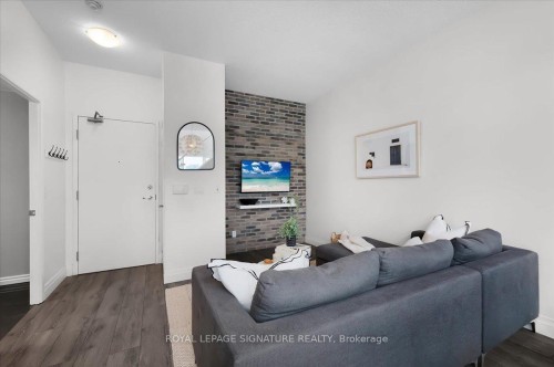 2903-155 Legion Road N, Toronto, ON - Indoor