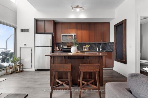 2903-155 Legion Road N, Toronto, ON - Indoor