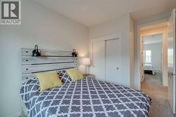 Upper level 2nd bedroom - 