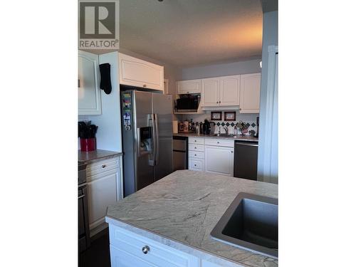 1397 Borland Road, Williams Lake, BC - Indoor Photo Showing Kitchen