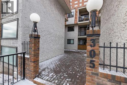 301, 305 25 Avenue Sw, Calgary, AB - Outdoor With Balcony