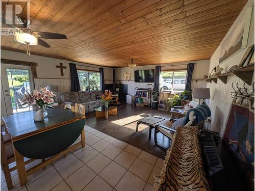 10281 Lee Road, Williams Lake, BC - Indoor