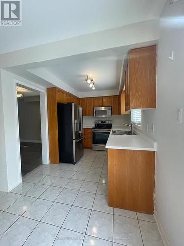 618 Fothergill Boulevard, Burlington, ON - Indoor Photo Showing Kitchen