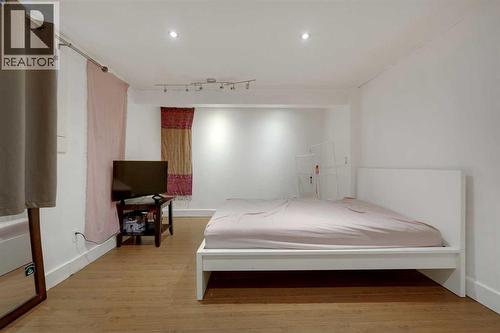 312 Pinegreen Close Ne, Calgary, AB - Indoor Photo Showing Bedroom