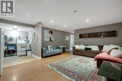 312 Pinegreen Close Ne, Calgary, AB - Indoor Photo Showing Living Room