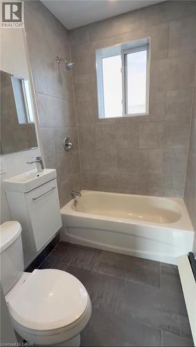 245 Mohawk Road E Unit# 4, Hamilton, ON - Indoor Photo Showing Bathroom