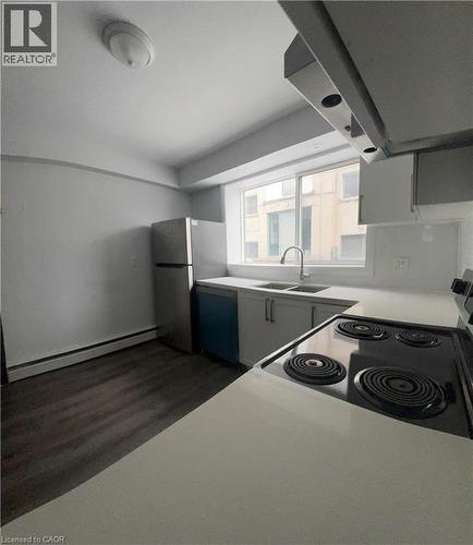 245 Mohawk Road E Unit# 6, Hamilton, ON - Indoor Photo Showing Kitchen