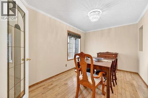 30 Tuscarora Way Nw, Calgary, AB - Indoor Photo Showing Dining Room