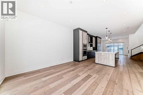923 36A Street Nw, Calgary, AB - Indoor Photo Showing Kitchen