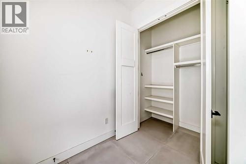 923 36A Street Nw, Calgary, AB - Indoor Photo Showing Other Room