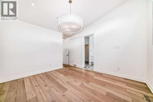 923 36A Street Nw, Calgary, AB - Indoor Photo Showing Other Room