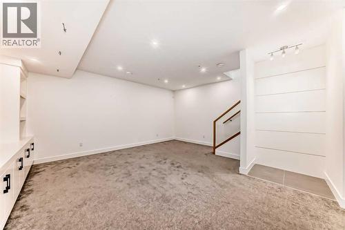 923 36A Street Nw, Calgary, AB - Indoor Photo Showing Other Room