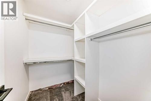 923 36A Street Nw, Calgary, AB - Indoor With Storage