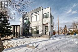 923 36A Street NW  Calgary, AB T3Z 3B3