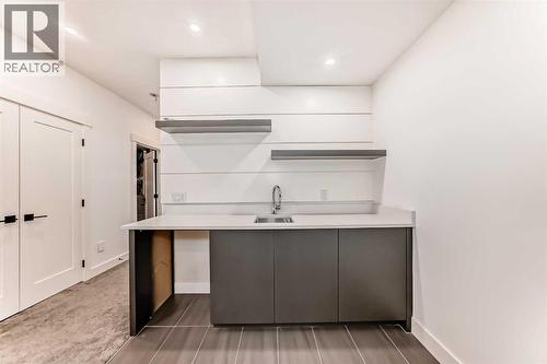 923 36A Street Nw, Calgary, AB - Indoor