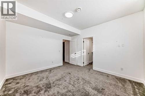 923 36A Street Nw, Calgary, AB - Indoor Photo Showing Other Room